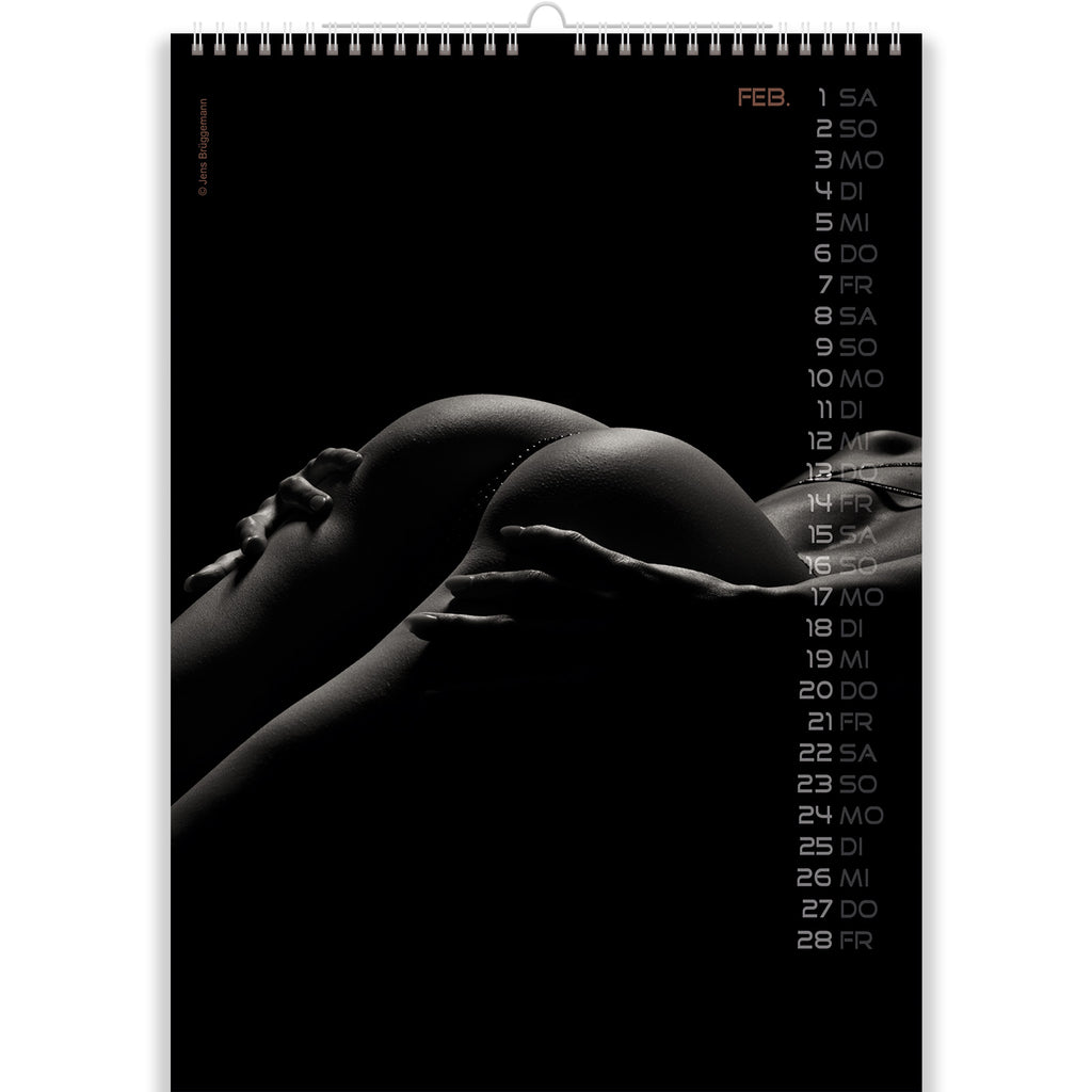 Vintage Round Ass in Nude Babe Calendar