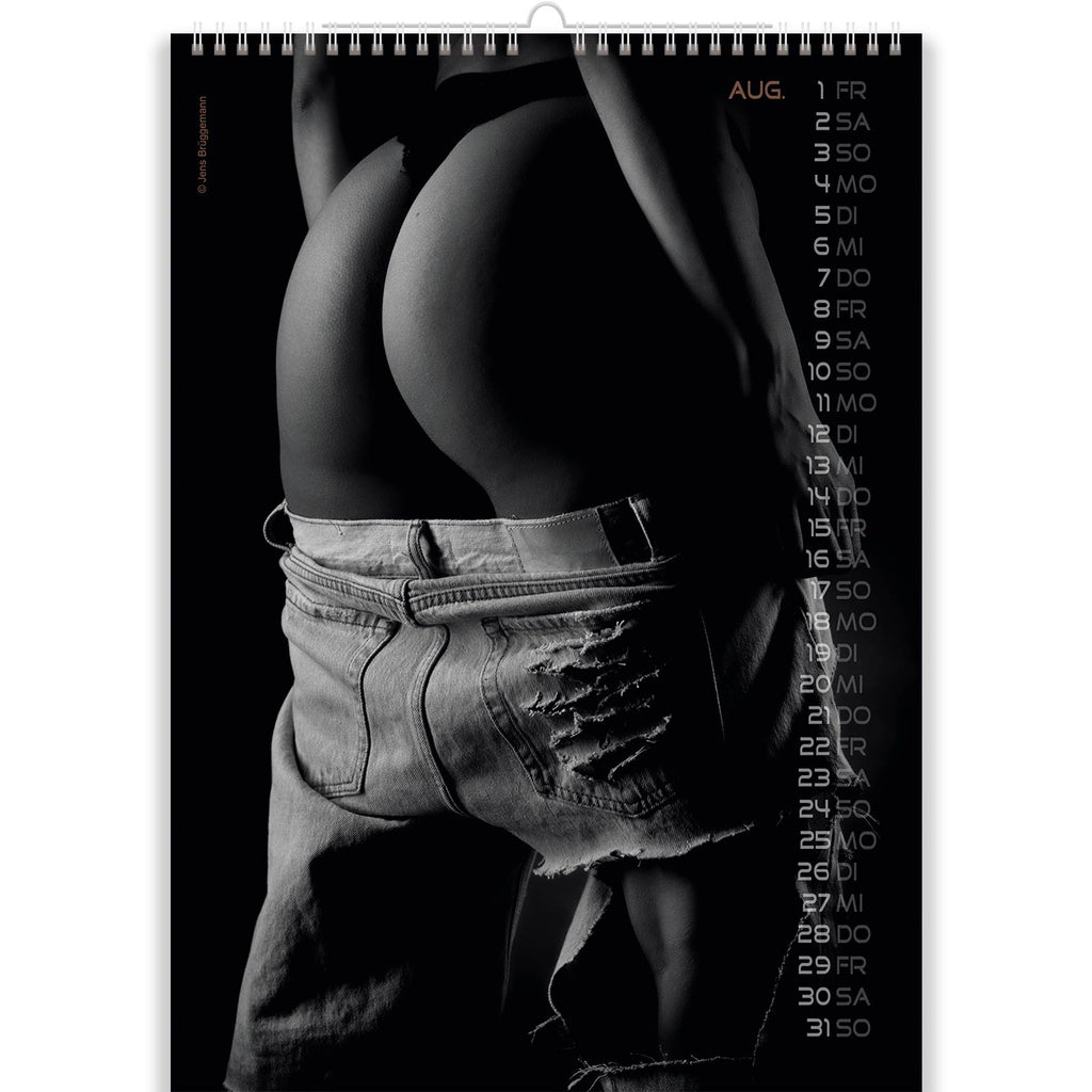Round Brazilian Ass in Nude Babe Calendar