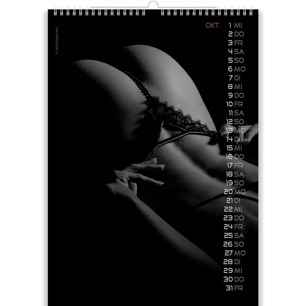 Smooth Round Ass in Nude Babe Calendar